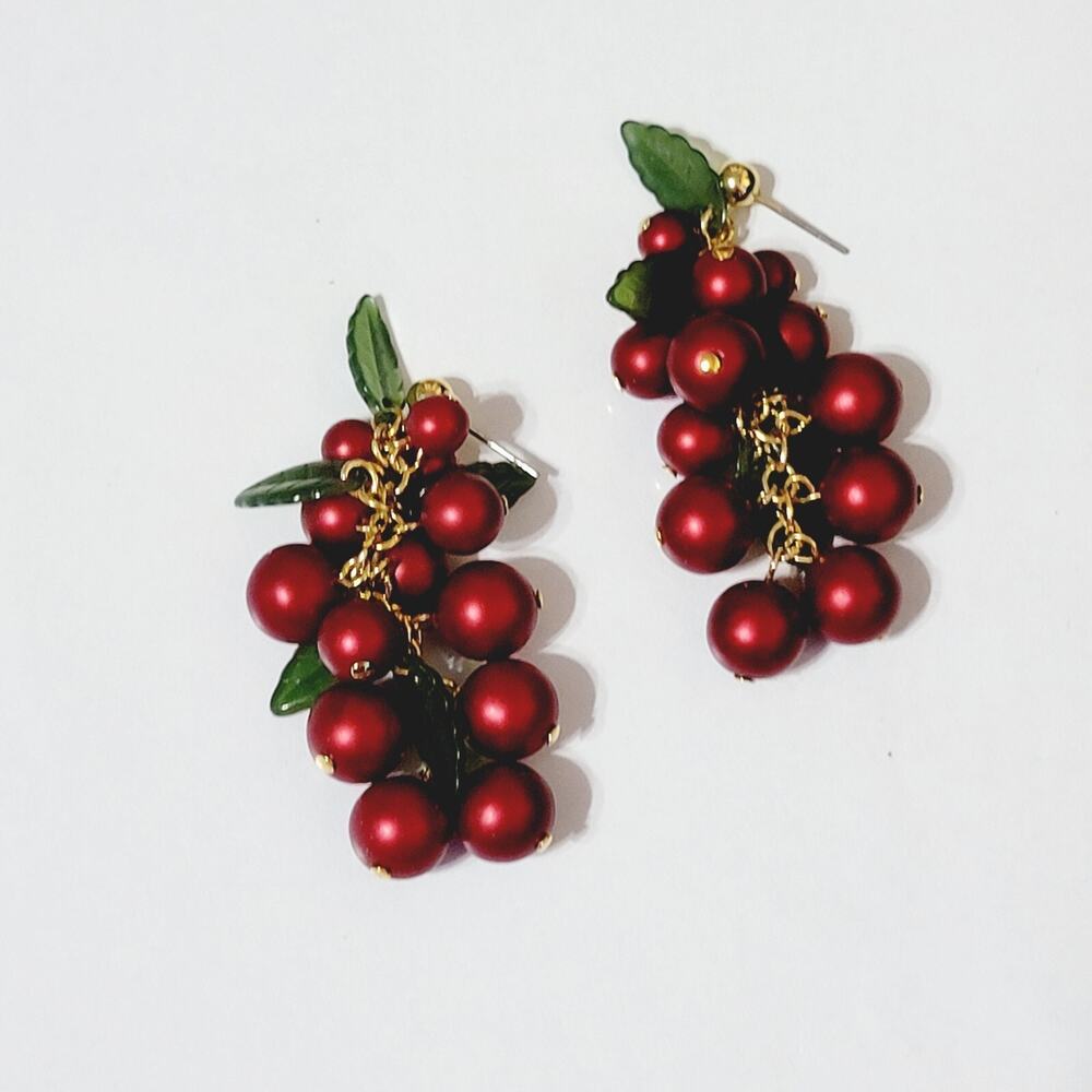 Grapes Dangle Pierced Earrings 1.5" Red Green Lucite Gold-tone Cherry rp-41 - Picture 9 of 9
